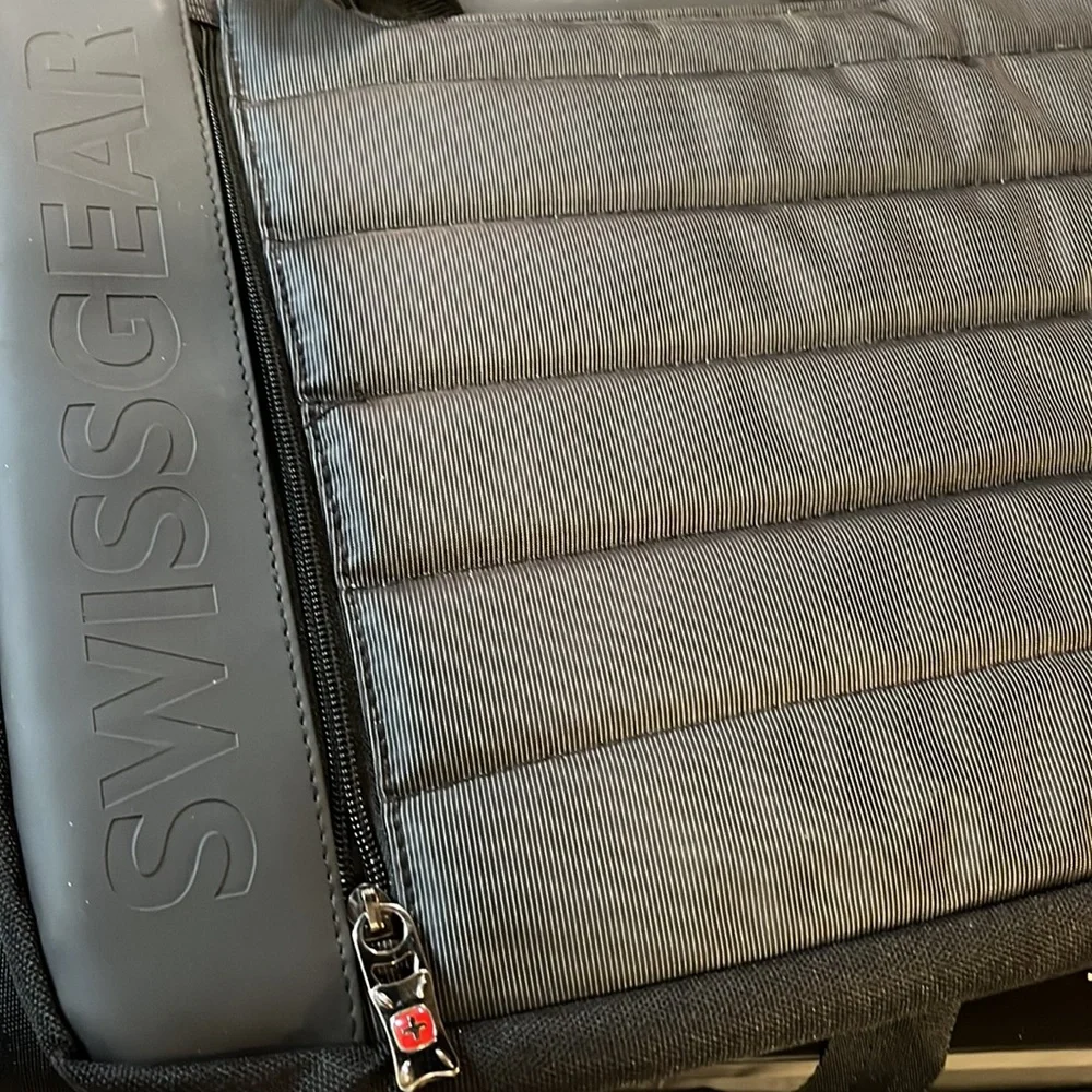 SwissGear nylon handles